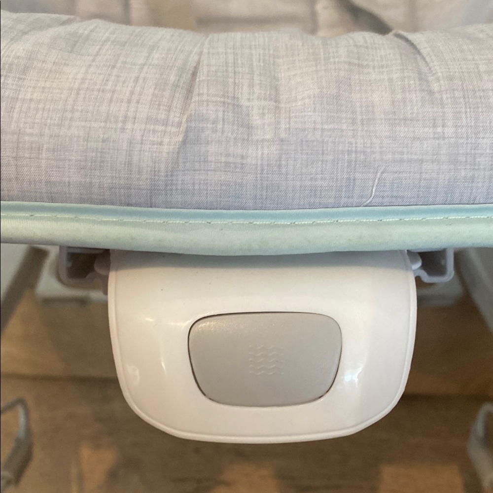 Ingenuity Baby Rocker Chair - Picture 3 of 5